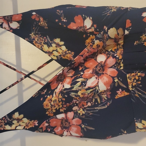 Romper - Picture 2 of 4